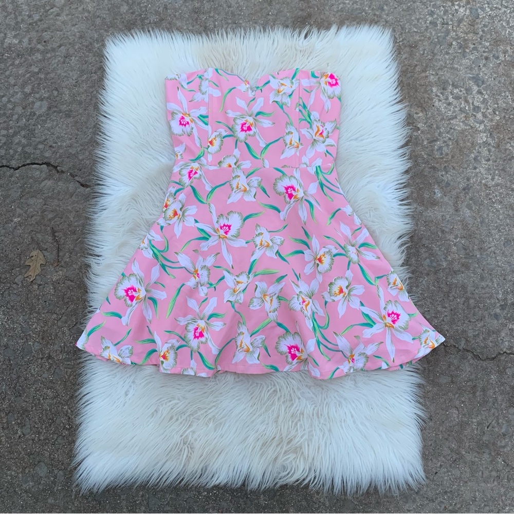 LovPosh Pink Floral Print Mini Dress